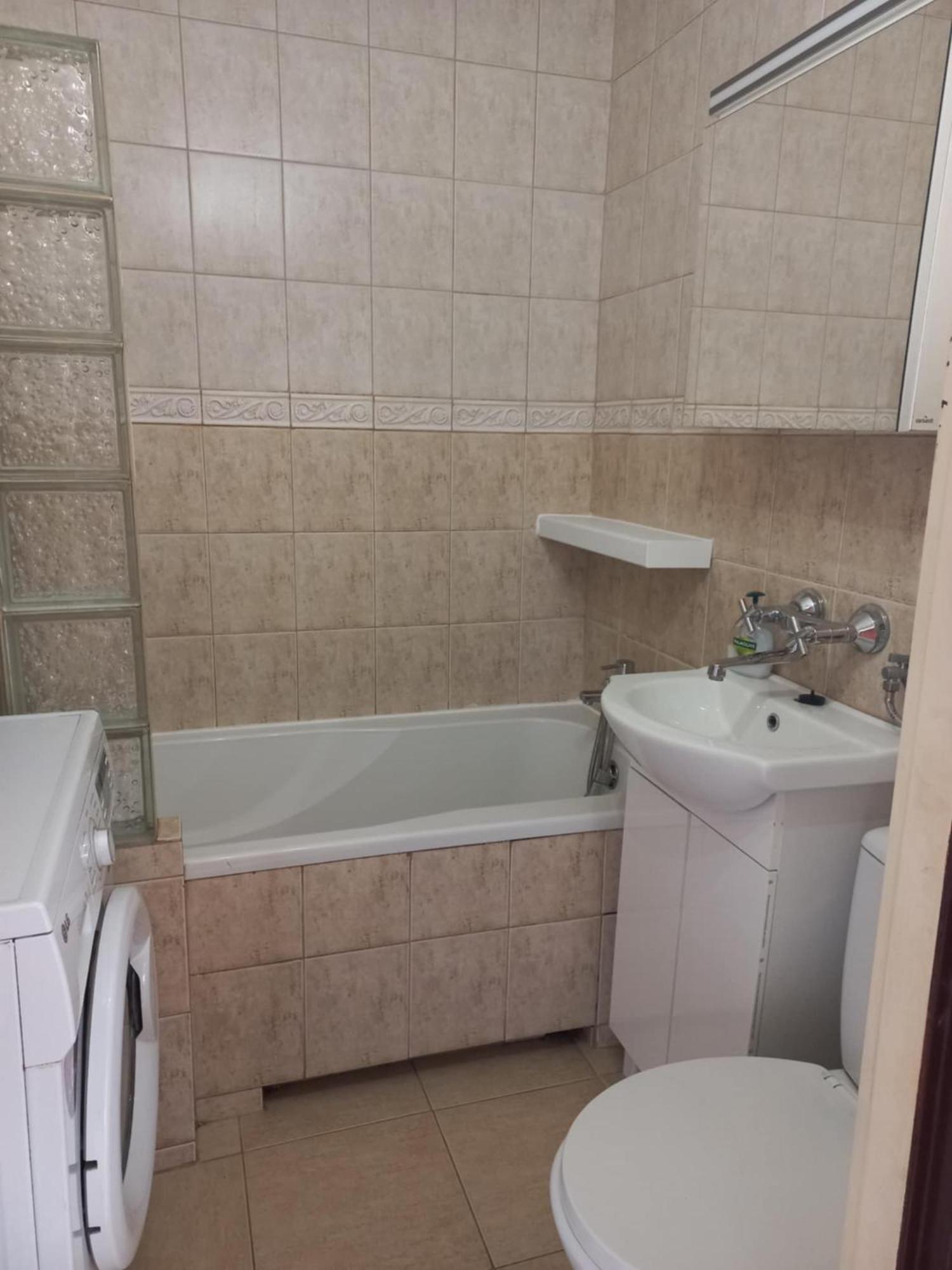 Apartament M-3 Częstochowa Exteriör bild